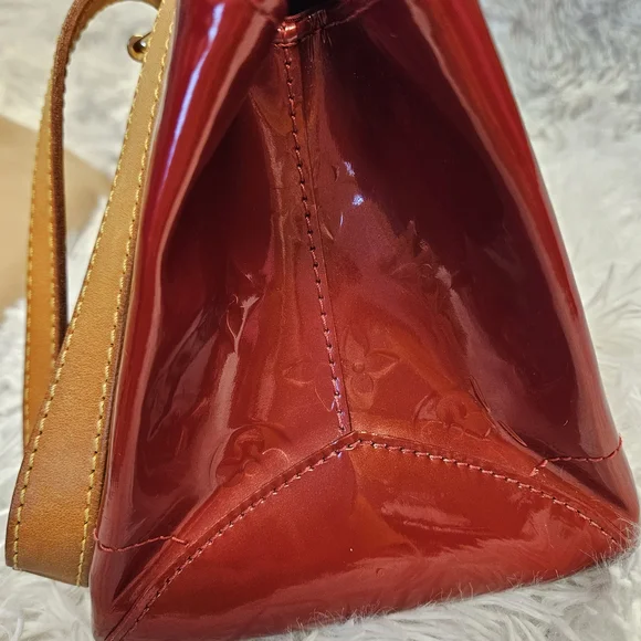 Elegant Red Designer Handbag - Picture 15 of 15